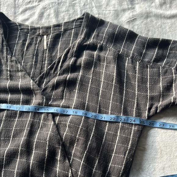 Free People Black and White Checkered Short Sleeve Heavy Knit Wrap Top with Tie - Picture 12 of 16